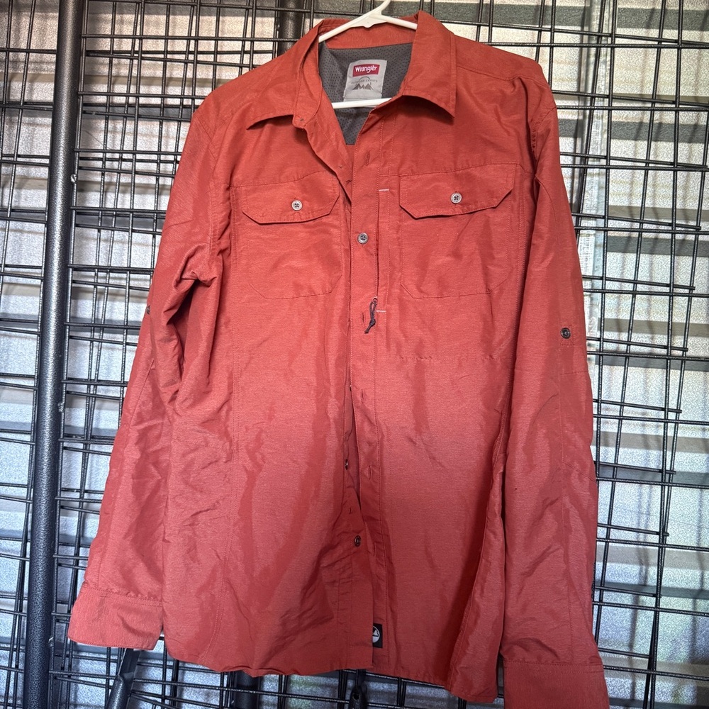 Wrangler Long Sleeve Button-Up Shirt large Rust Red L regular fit pockets A9